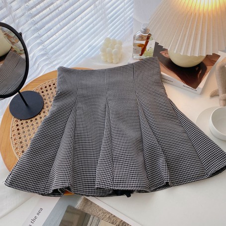 Yitimoky Plaid Pleated Skirt for Women Vintage A Line Korean Fashion Chic Skirts with Shorts Y2k Fashion Loose High Waist Skirts