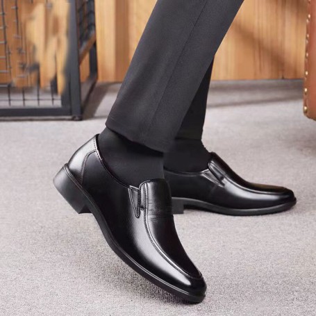 Men Shoes Spring Leather shoes Sneakers Male Non Slip Men Driving Shoes Breathable Men Peas Shoes British Casual Sneakers