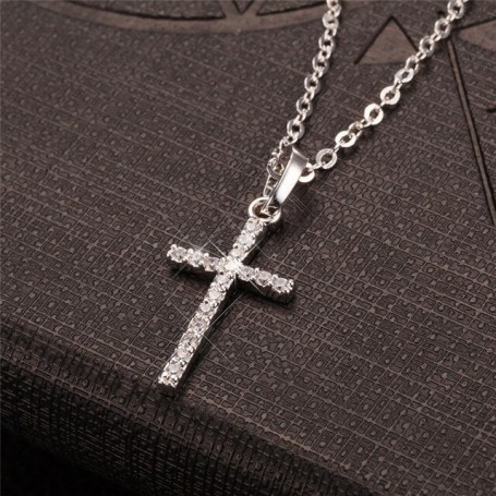 Exquisite Sparkling Mini Zircon Cross Necklace Pendant Ladies Charm Versatile Simple Fashion Party Jewelry Gift