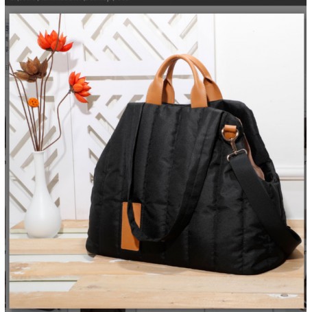 factory direct selling Luxury pet dog cat bag carrier light waterproof dog out portable handbag pet accessories fashion dog bag