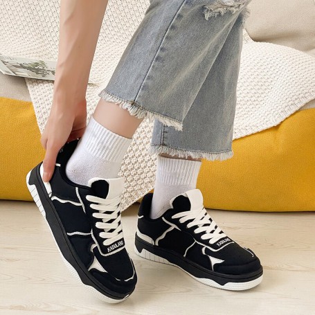 New Trend Couple Shoes Breathable Thick Bottom Sports Shoes Women Vulcanized Shoes Light Comfort Women Flats Plus Size 36-44