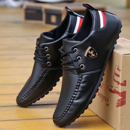 Solid Color Non-slip Men Driving Shoes  New Leather Breathable Men's Peas Shoes British Casual Sneakers