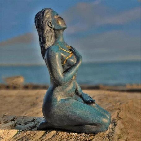 Resin Sculptures Dampproof Statue Explosion-proof Friend Statue Garden Decoration 1pcs Goddess Sculpture Corrosion Preventive