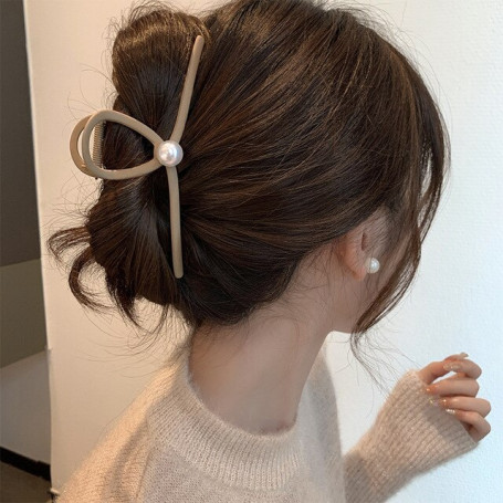 New Frosted Hair Pearl Shark Clip Ponytail Braid Hair Claw Female Elegant Headdress