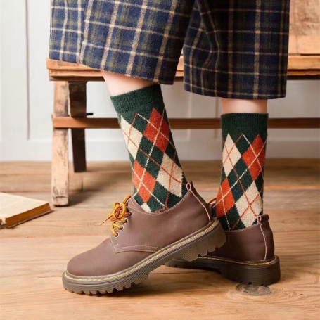 Combed Cotton Fashion plaid check Man woman unisex Socks thicken classic