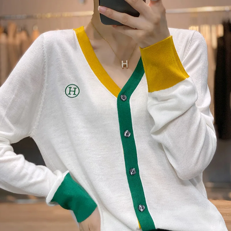 Women's embroidery high-end V-neck sweater knitted cashmere sweater Women's V-neck cardigan long sleeved new cashmere sweater