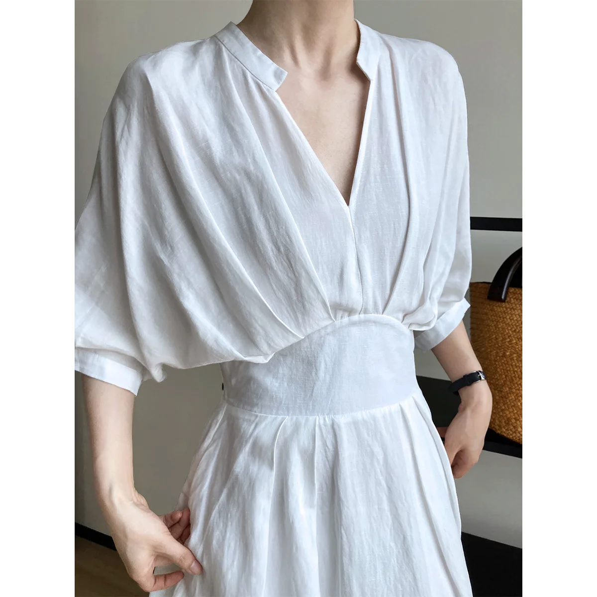 French Vintage Cotton and Hemp V-Neck Wrapped Waist Covering Crotch Slim Dress Lightweight Medium Length Elegant Dress for Women