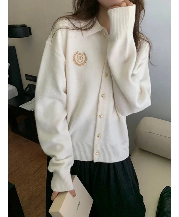 Women's embroidery high-end lapel sweater knitted cashmere sweater Women's lapel cardigan long sleeved new cashmere sweater