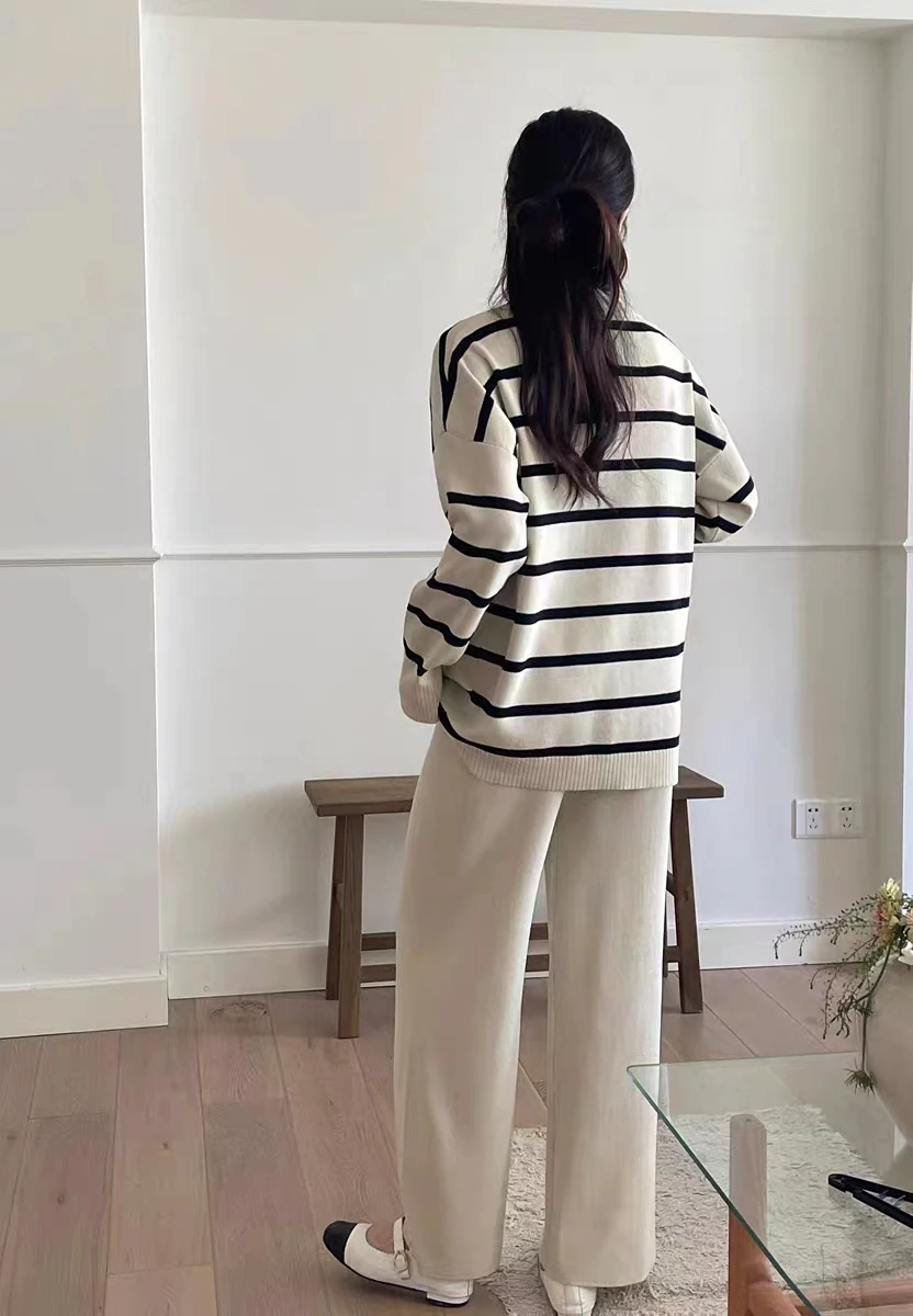 Women contrasting color striped V-neck niche design knitted top high waist wide leg pants two-piece set