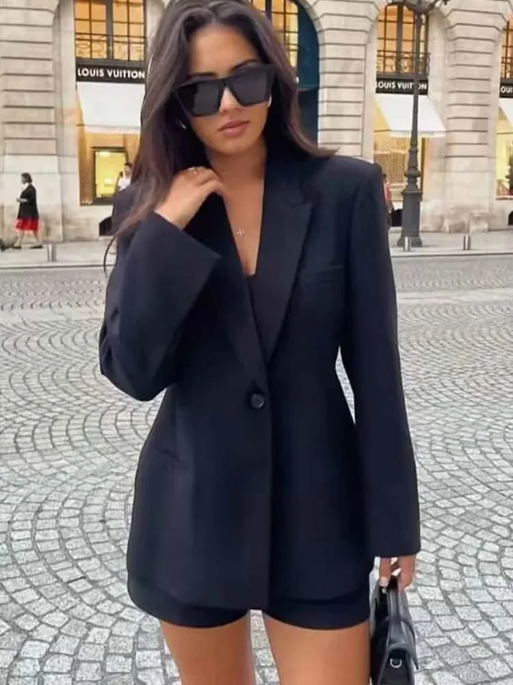 Black Blazer Woman Fitted Elegant And Youth Blazer With Padded Shoulders Long Sleeve Autumn Women's Formal Jacket