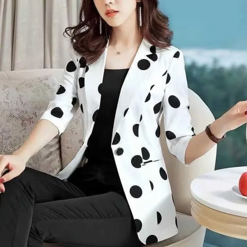 Autumn and Winter Women's Solid Color Printed Suit Collar Button Loose Fit Medium Sleeve Coat Fashion Elegant Commuter Topss