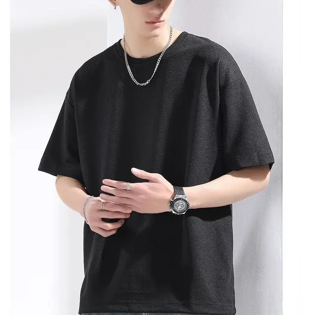 Men Short Sleeved  T-shirt Versatile and Niche Temperament Round Neck Solid Color Bottom Shirt Cotton T Korean Version Trend
