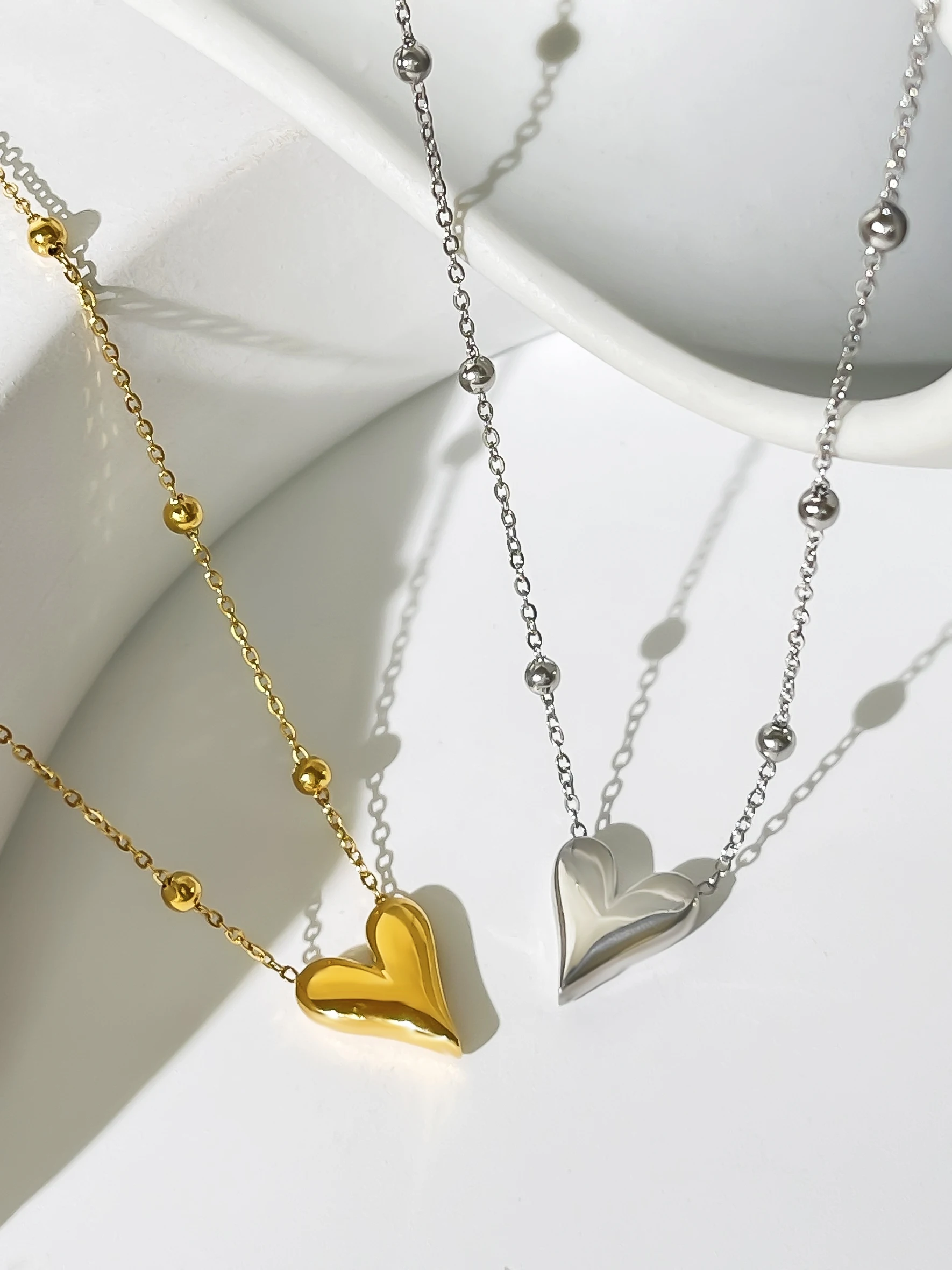 Peri'sbox Dainty 18K Gold Pvd Plated Bead Chain Love Heart Pendant Necklace Women's Waterproof Stainless Steel Jewelry Non Fade