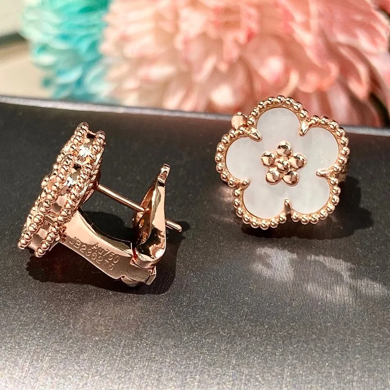 Hot Sale Summer Holiday Sweet Flower Blossom Earrings Pop Luxury Brand Jewelry Ladies Good Quality Ear Beat Banquet Party Gift