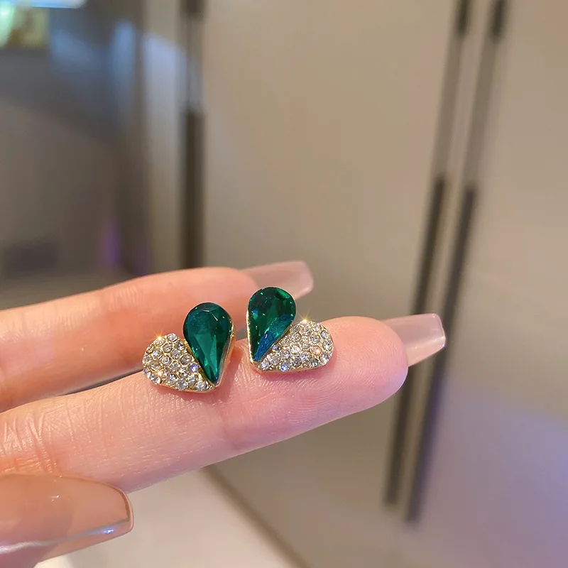 Fashion Personalized Stud Earrings Crystal Studded Heart Earrings for Women Charm Sparkle Luxury Designer Jewelry