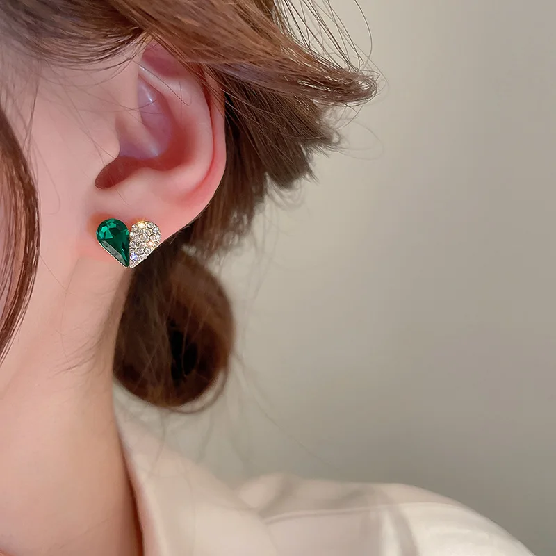 Fashion Personalized Stud Earrings Crystal Studded Heart Earrings for Women Charm Sparkle Luxury Designer Jewelry