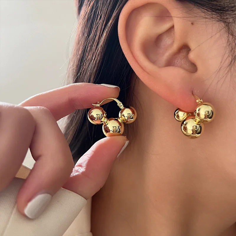 Metal Ball Earrings European And American Style Personalized Fashion Stud Earrings Ladies Girls Travel Wedding Accessories 2024