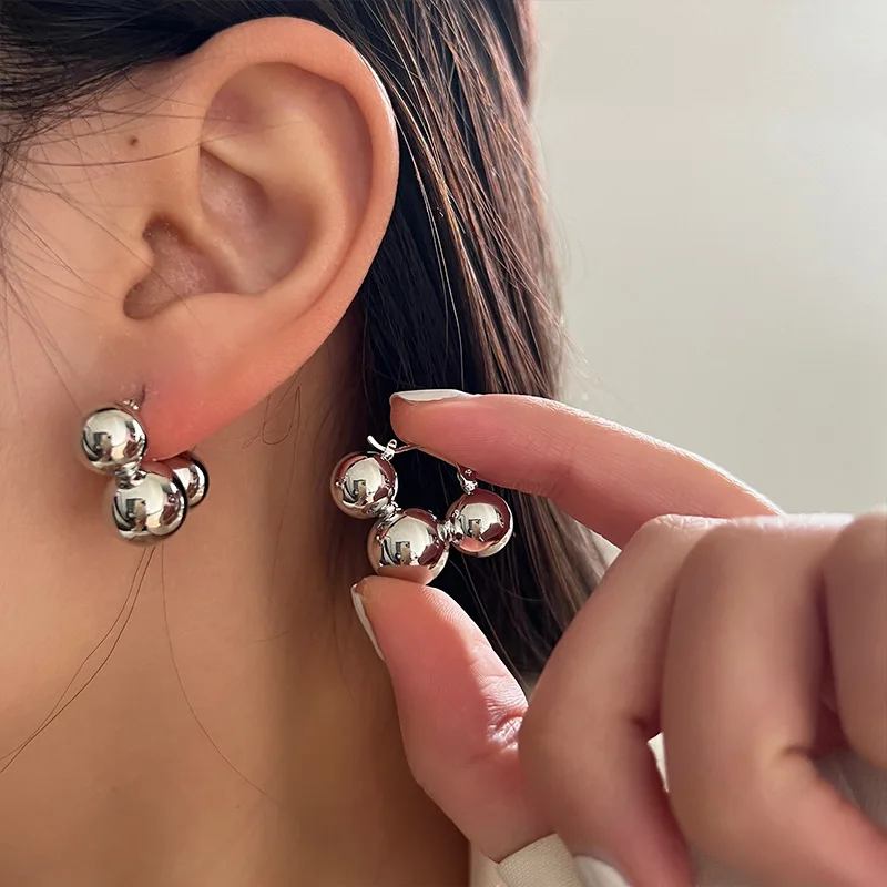 Metal Ball Earrings European And American Style Personalized Fashion Stud Earrings Ladies Girls Travel Wedding Accessories 2024