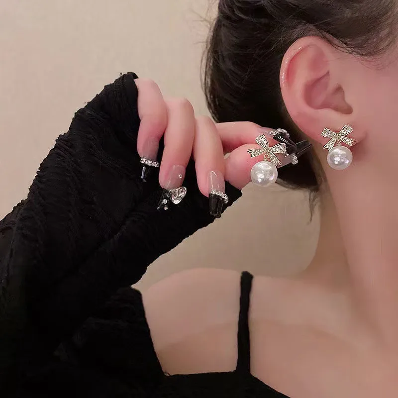 New Style Temperament White Color Wedding Bow Stud Earrings for Women Rhinestone Bowknot Ball Earring Girls Party Jewelry