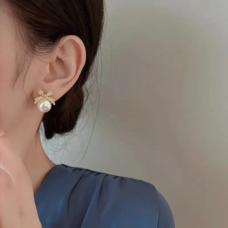 New Style Temperament White Color Wedding Bow Stud Earrings for Women Rhinestone Bowknot Ball Earring Girls Party Jewelry