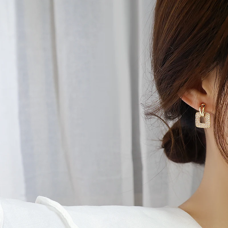Gold Color Rhinestone Square Round Earrings for Women Luxury Exquisite Stud Earrings Girl Wedding Engagement Party Jewelry