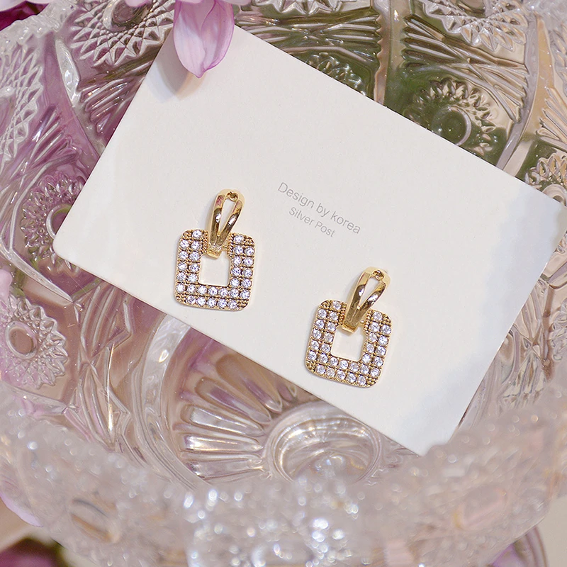 Gold Color Rhinestone Square Round Earrings for Women Luxury Exquisite Stud Earrings Girl Wedding Engagement Party Jewelry