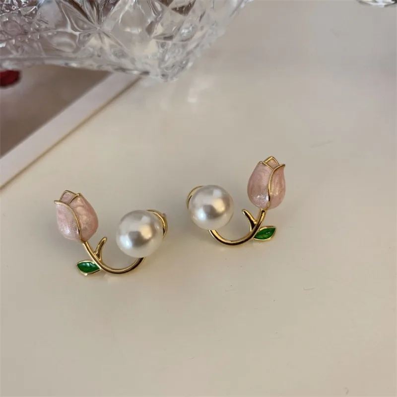 New Fashion Contracted Heart Imitation Pearl Fine Earrings Sweet Elegant Temperament Women Drop Earrings Accessories