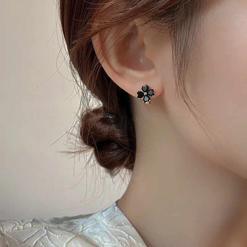 New Arrival Stud Earrings Fashion Plant Metal Women Trendy Korean Elegant Black Four-leaf Flower Light Luxury Elegant Jewelry