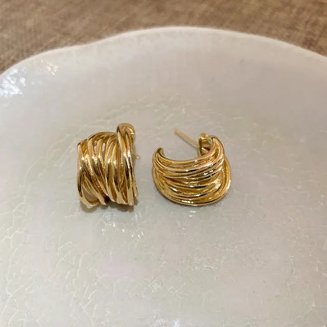 XIALUOKE Punk Metal Hollow Out Winding Geometric Stud Earrings For Women Personality Minimalist Golden Earrings Party Jewelry
