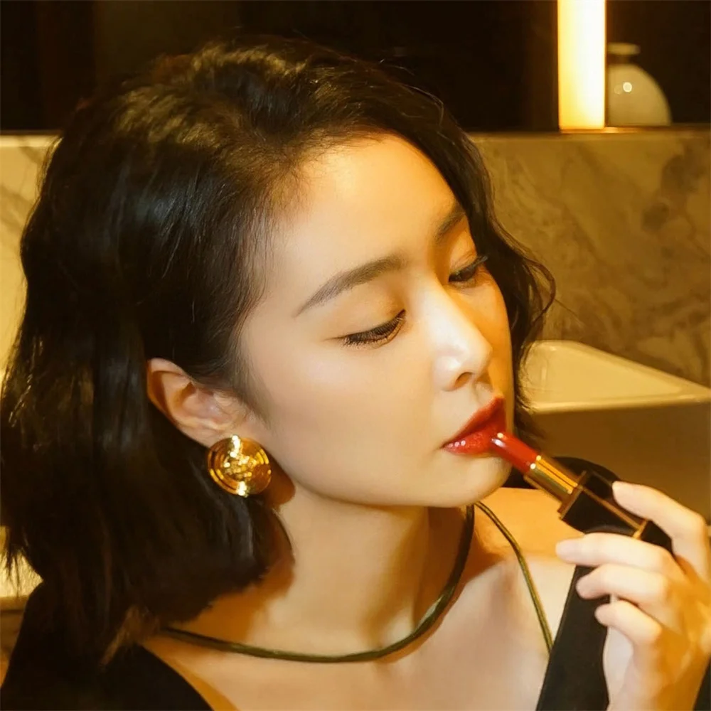 Vintage Gold Color Round Buttons Shaped Stud Earrings For Women Personality Simple Design Metal Young Girls Party Jewelry N545