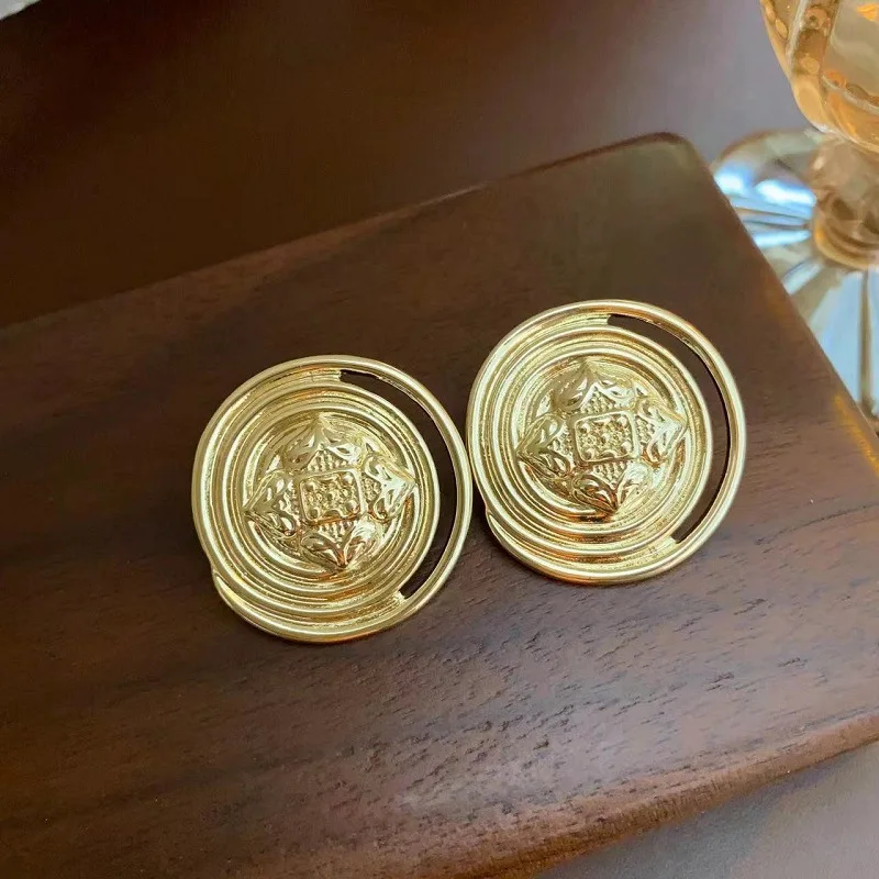 Vintage Gold Color Round Buttons Shaped Stud Earrings For Women Personality Simple Design Metal Young Girls Party Jewelry N545