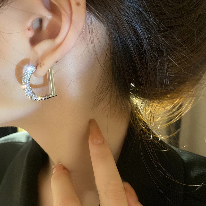 Luxury Rhinestone Gold Color Letter D Hoop Earrings For Women 2022 New Trendy High Quality Geometric Earrings Jewelry Party Gift