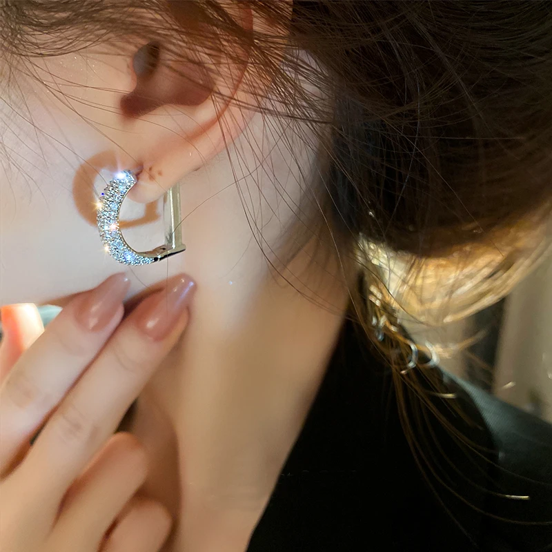 Luxury Rhinestone Gold Color Letter D Hoop Earrings For Women 2022 New Trendy High Quality Geometric Earrings Jewelry Party Gift