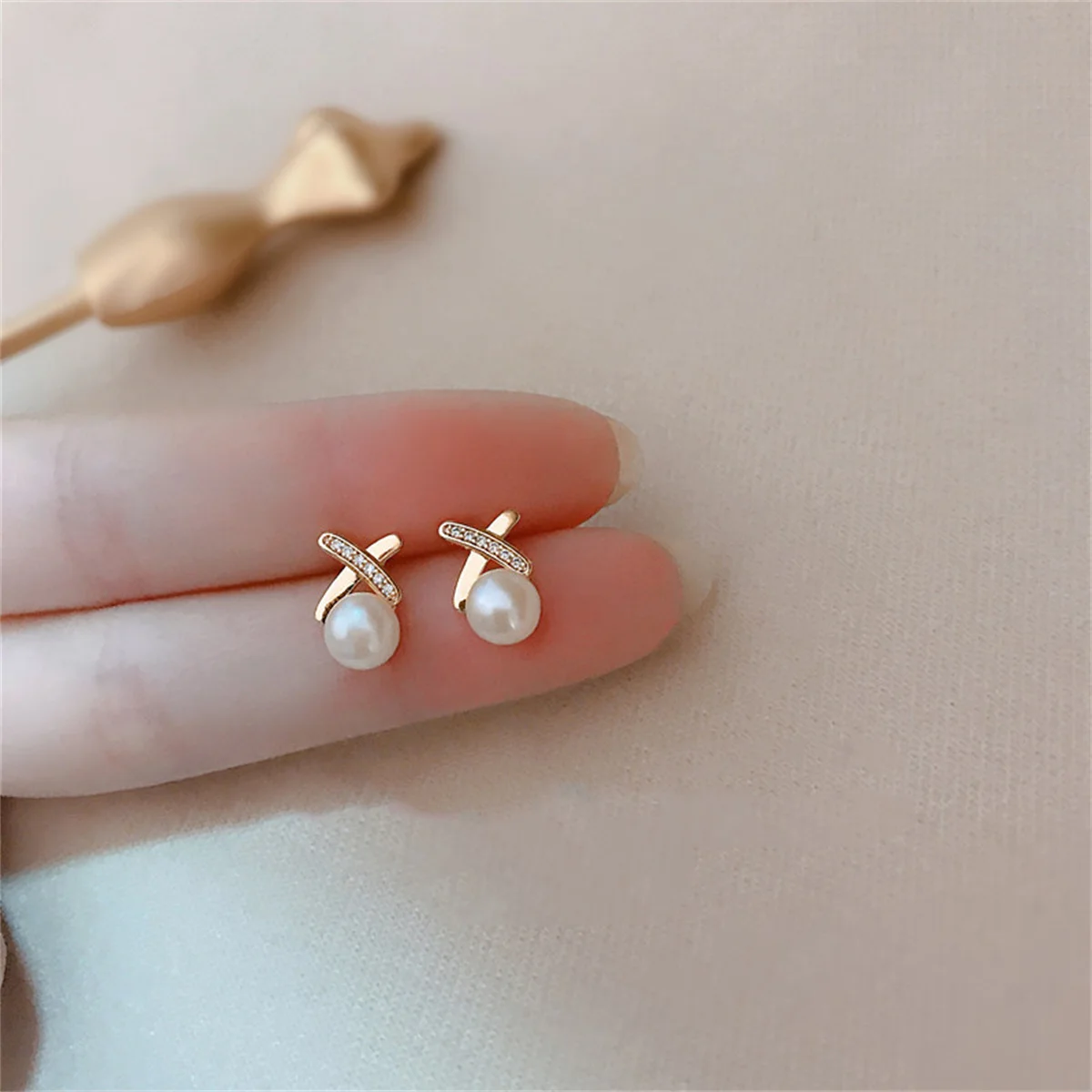 Mini Simple Geometric Cross Stud Earrings for Women Girls Hollow Rose Flower Earring Korean Piercing Jewelry Gifts Accessories