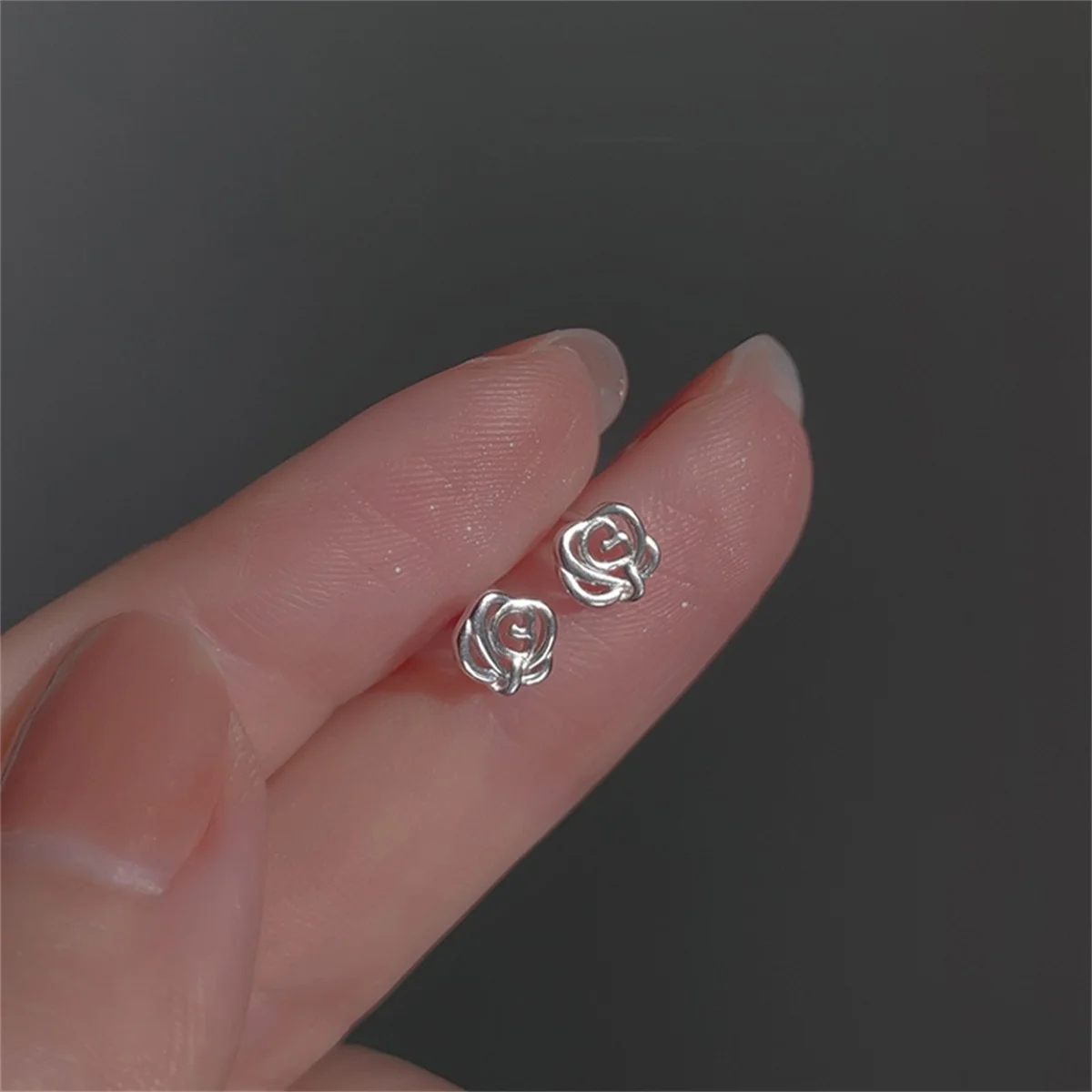 Mini Simple Geometric Cross Stud Earrings for Women Girls Hollow Rose Flower Earring Korean Piercing Jewelry Gifts Accessories