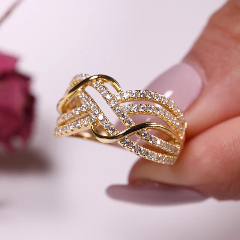 Huitan Hot Trendy Cross Rings Women Wedding Bands Accessories with Dazzling CZ Twist Modern Fashion Female Jewelry Drop Shipping