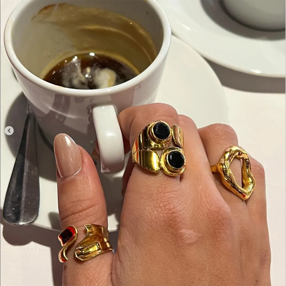 Uworld Vintage Stainless Steel Unique Heart Shaped Ring Twist Design Waterproof Charm Ring for Women Statement Fashion Jewelry