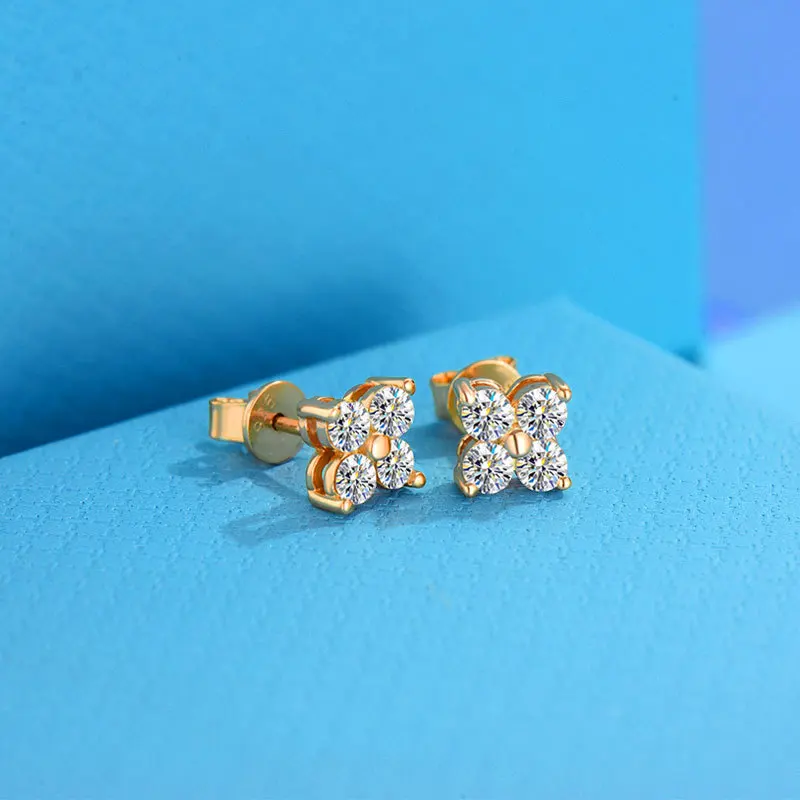 WOMEN 0.8ct D Color Moissanite Clover Stud Earrings 925 Sterling Silver Sparkling Diamond Earring