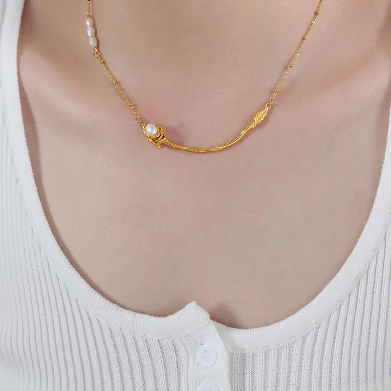 316L Stainless Steel Freshwater Pearl Gold Leaf Adorns Rose Petals Pendant Necklace For Women Girl Luxury Jewelry Gift