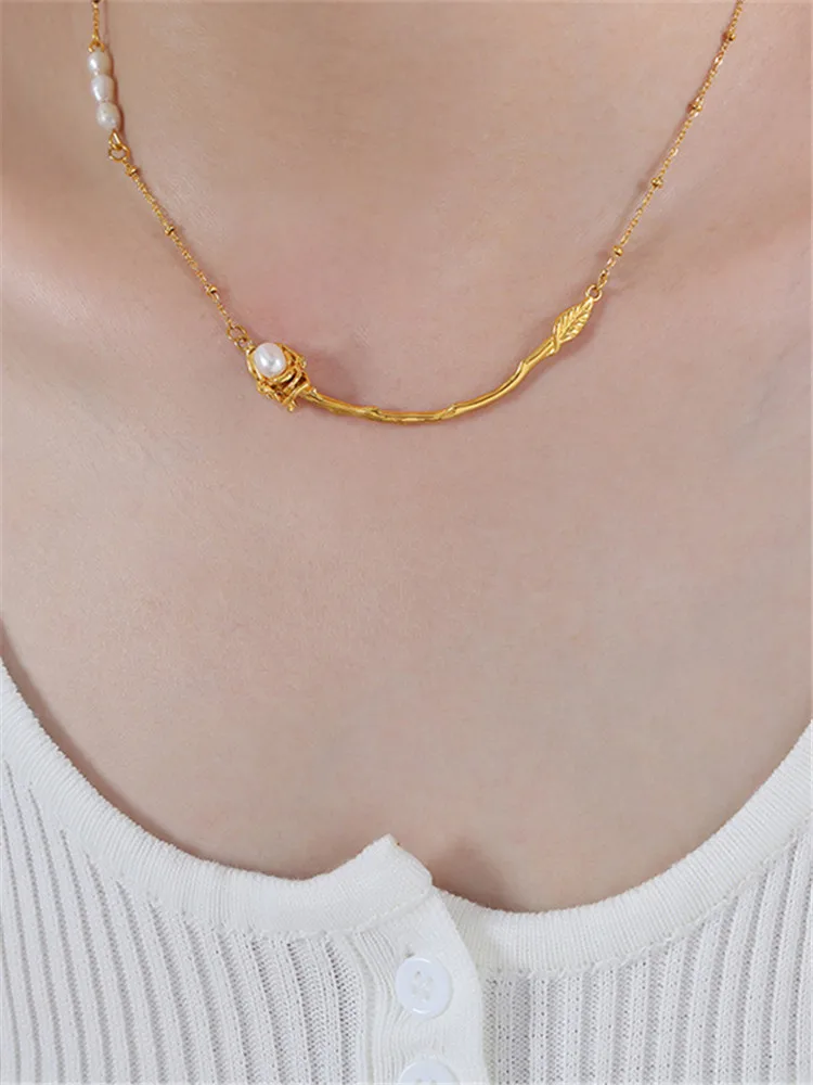 316L Stainless Steel Freshwater Pearl Gold Leaf Adorns Rose Petals Pendant Necklace For Women Girl Luxury Jewelry Gift