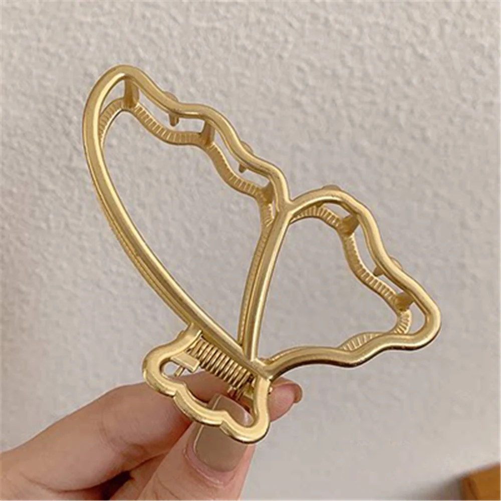 Metal Hair Claw Crab Clip for Women Girls Korean Non Slip Big Geometric Barrette Shark Clip Hairpin Head Pearl Hair Accessories