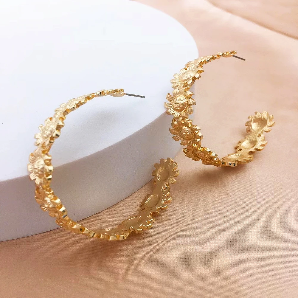 European and American Personality Three-dimensional Style Women Ear Loops Metallic Sunflower Creative Elegant Party Gift Jewelry