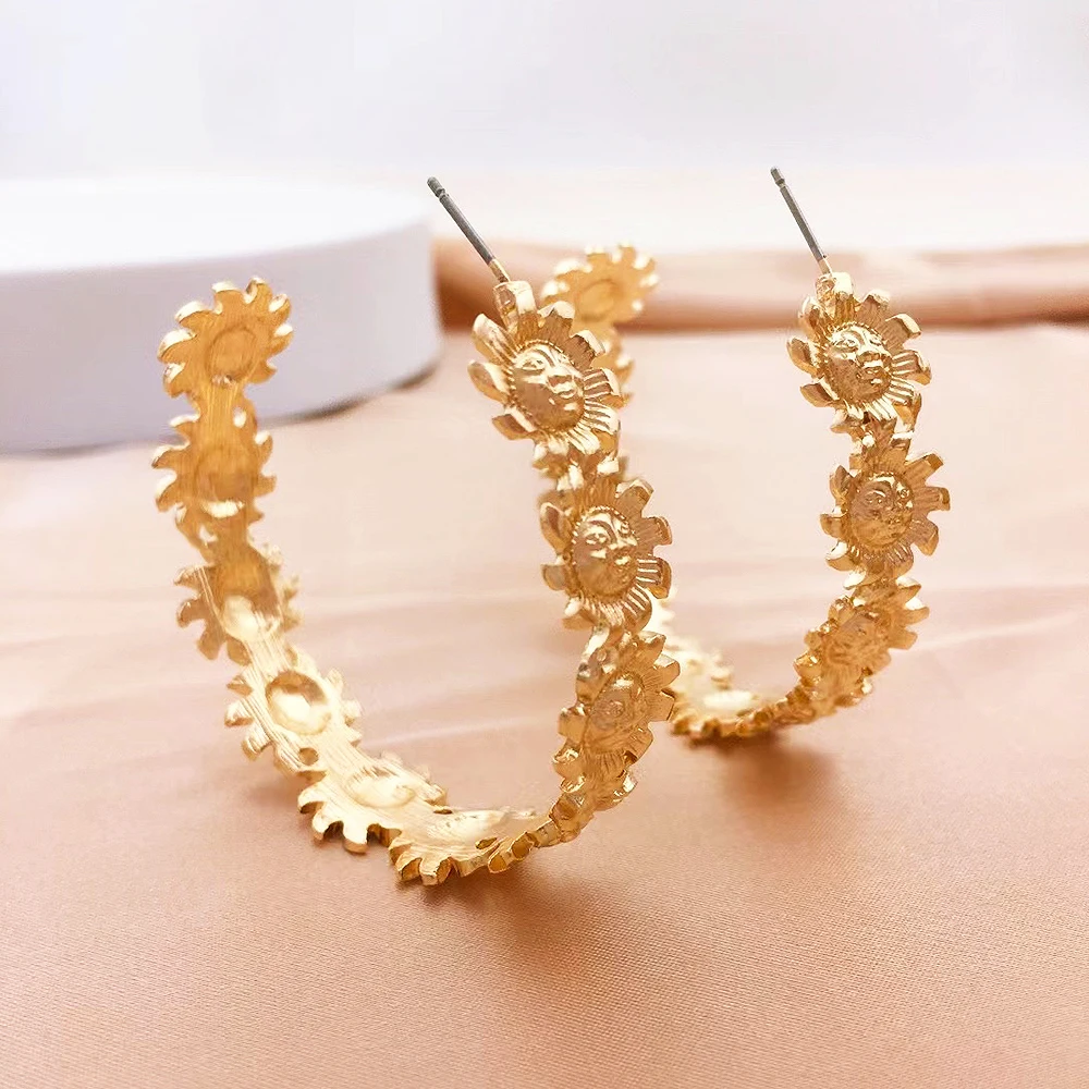 European and American Personality Three-dimensional Style Women Ear Loops Metallic Sunflower Creative Elegant Party Gift Jewelry