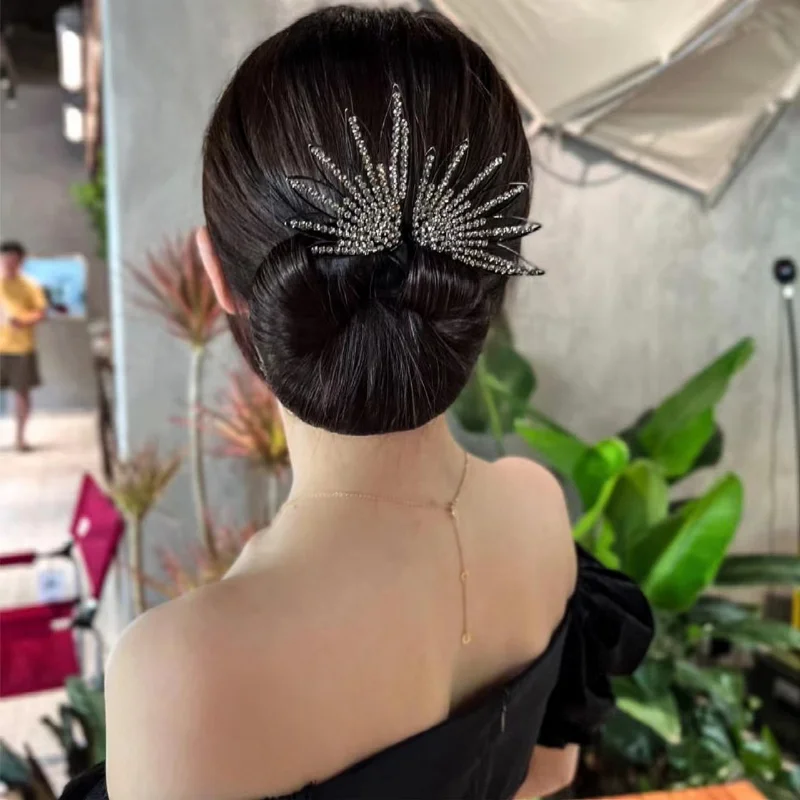 Fashion Elegant Butterfly Flower Hair Stick Hair Accessories Women Camellia Fish Tail Plate Lazy Person Headwear Hairpin Jewelry