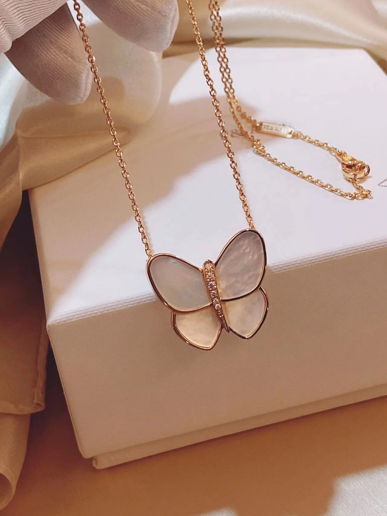 Natural Fritillaria S925 Pure Silver Fashion Brand Women's High Quality Butterfly Necklace Natural Fritillaria Butterfly Beautif