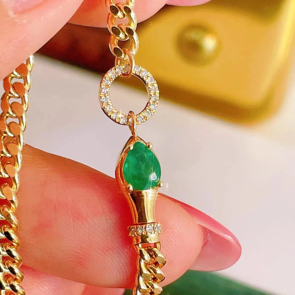 Classic Exquisite Water Drop Lab Emerald Gold Color Chain Tennis Bracelet for Women Dainty Engagement Banquet Jewelry
