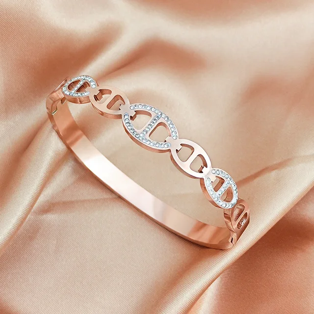 Fashion Pig Snout Titanium Steel Bracelet with Zircons 18K Gold Plated Waterproof Cuff Bangle Jewery for Women Ladies Girls Gift