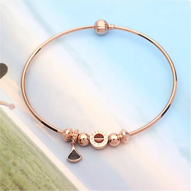 585 Purple Gold Geometric bracelet for women Triangle Black Onyx Pendant Plated 14K Rose Gold Screwbuckle Bangles Jewelry