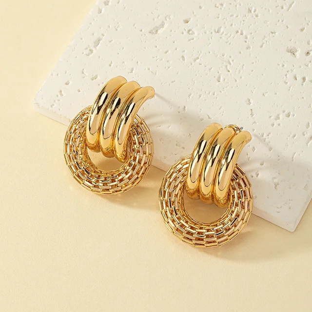 Exaggerated Retro Geometric Circle Metal Stud Earrings For Women Holiday Party Gift OL Fashion Jewelry Ear Accessories DE016