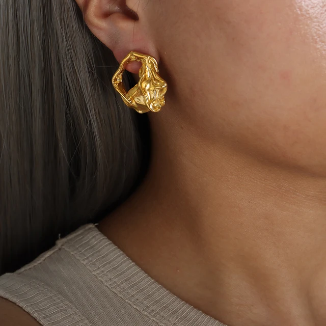 Folded Geometric Design Earrings Personalized Hollow Embossed Exaggerating Style Earrings with Creative Colorless Jewelry